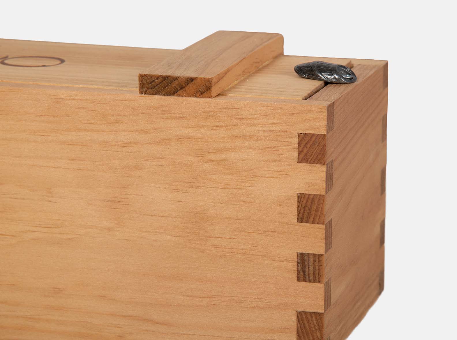 Close-up of the interlocking box-joint corner on a Canadian pine wine box