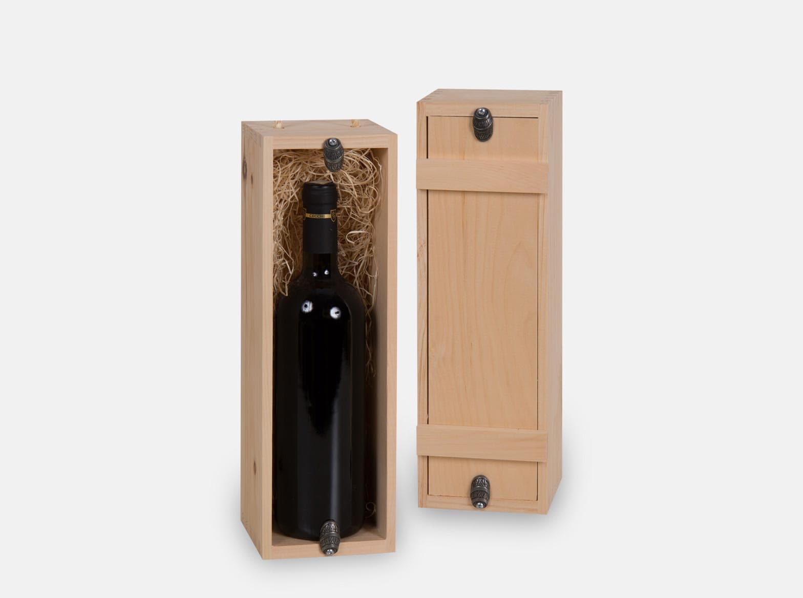Single bottle wooden wine box or gift box with inset lid and pewter barrel twists. Box joint construction. Wood excelsior included. Wood imprint logo branding or laser engraving option for corporate promotion. Made in Canada.