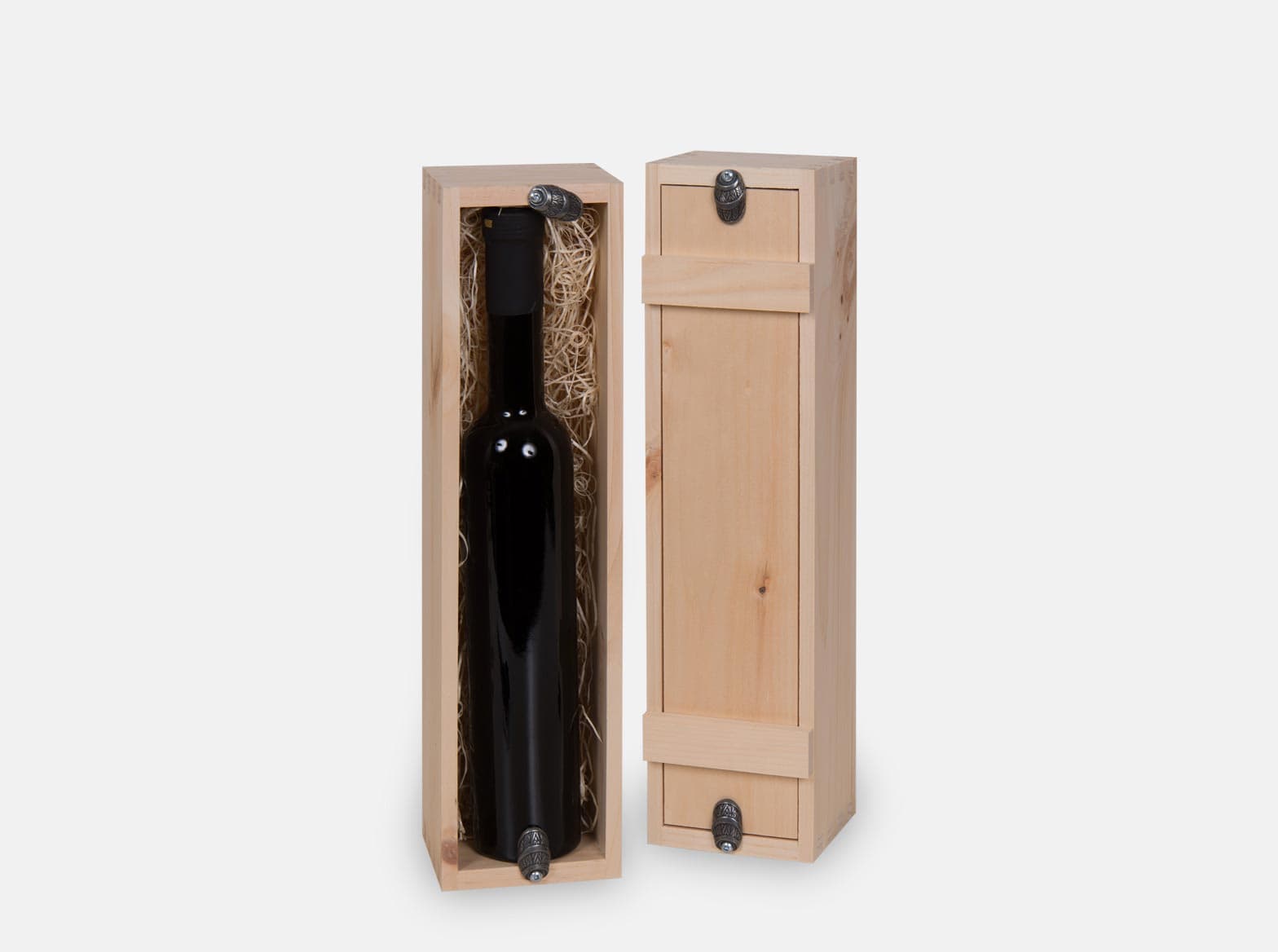 Single icewine wooden box or gift box with inset lid and pewter barrel twists. Box joint construction. Wood excelsior included. Wood imprint logo branding or laser engraving option for corporate promotion. Made in Canada.