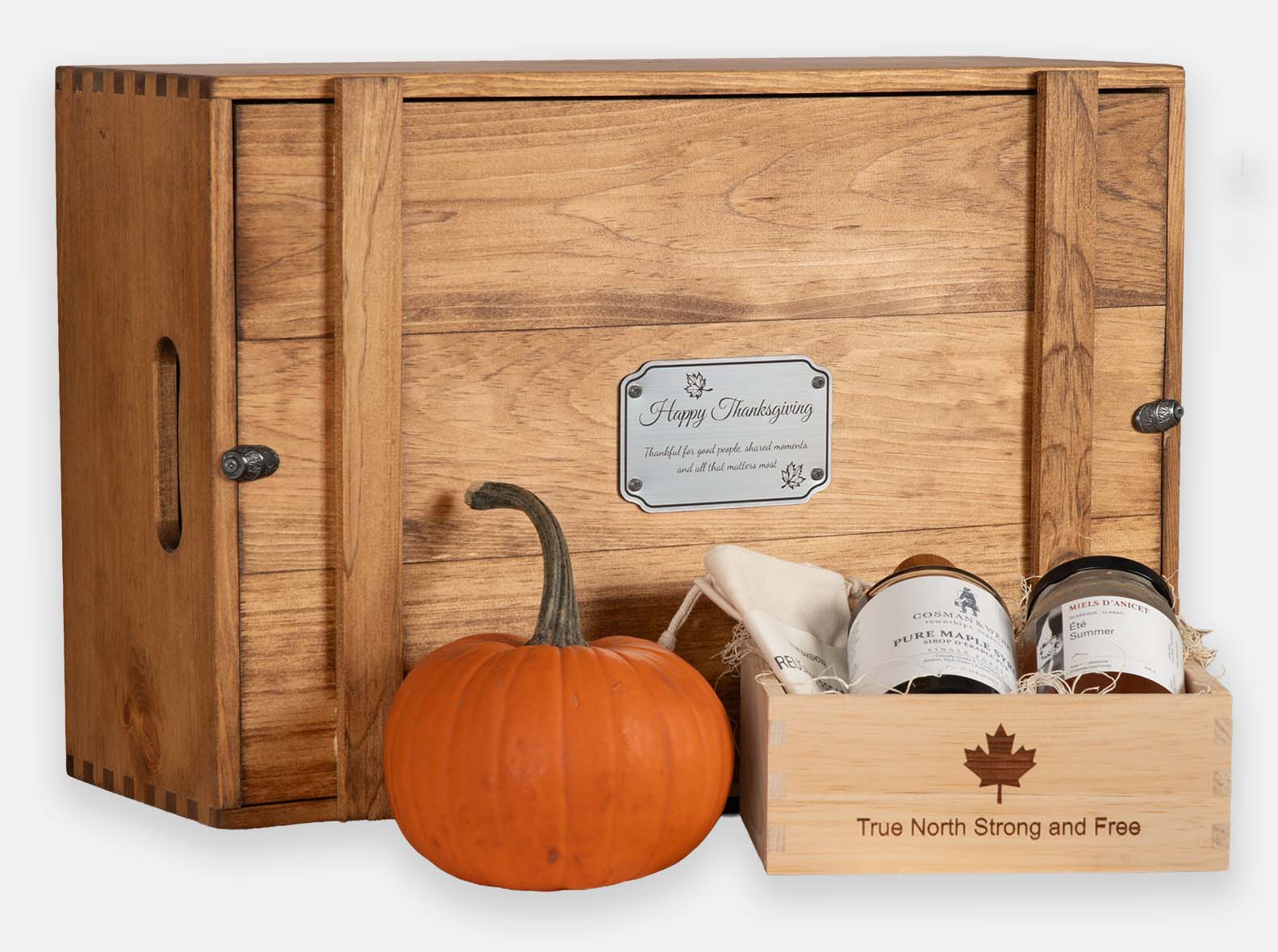 Wooden gift crate with laser engraved brushed silver plaque and pewter finish barrel twists.